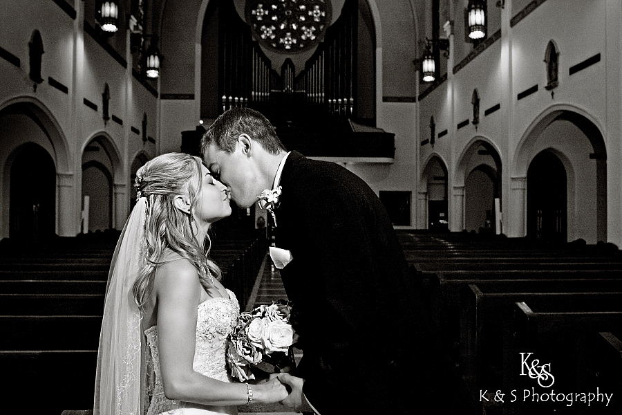 Dan and Laura's Wedding at Old Red Museum in Dallas by Dallas Wedding Photographer, K & S Photography Dan and Laura's Wedding at Old Red Museum in Dallas by Dallas Wedding Photographer, K & S Photography